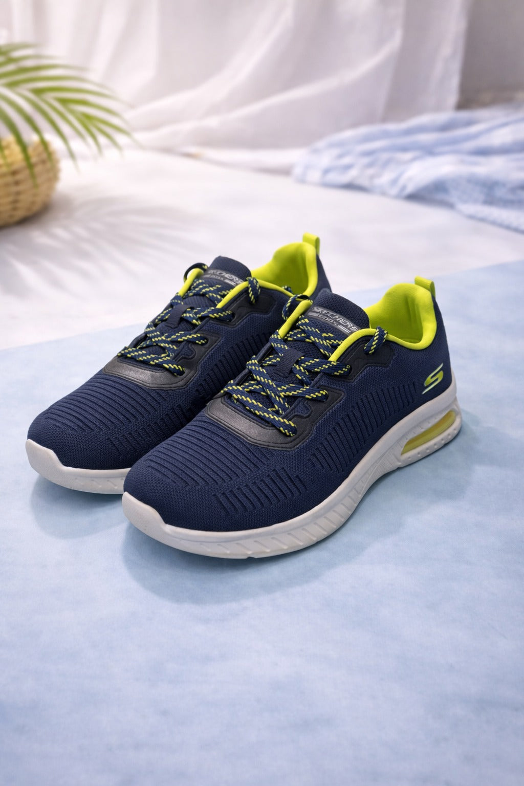 Skechers: Navy blue