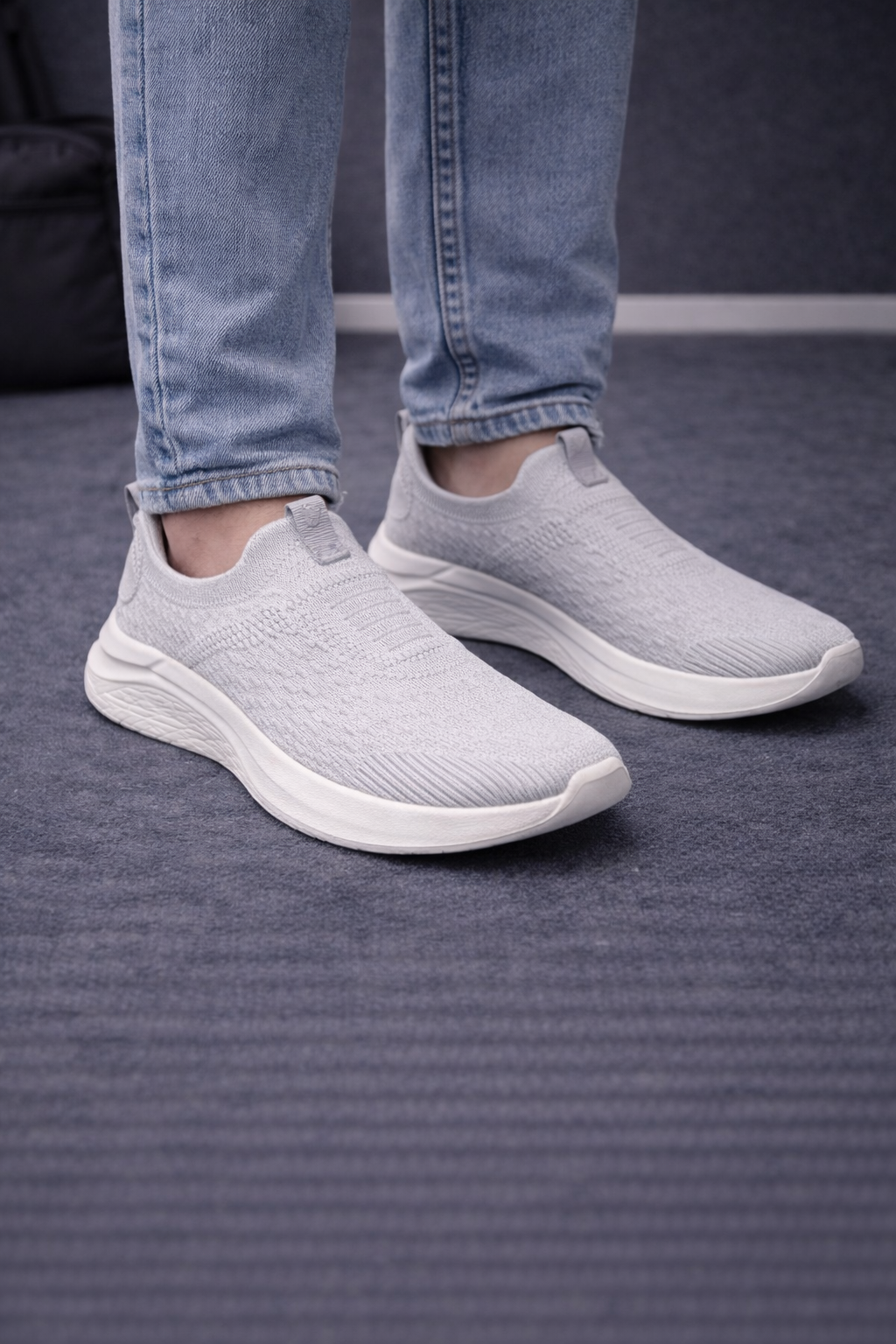 Skechers: Girls gray