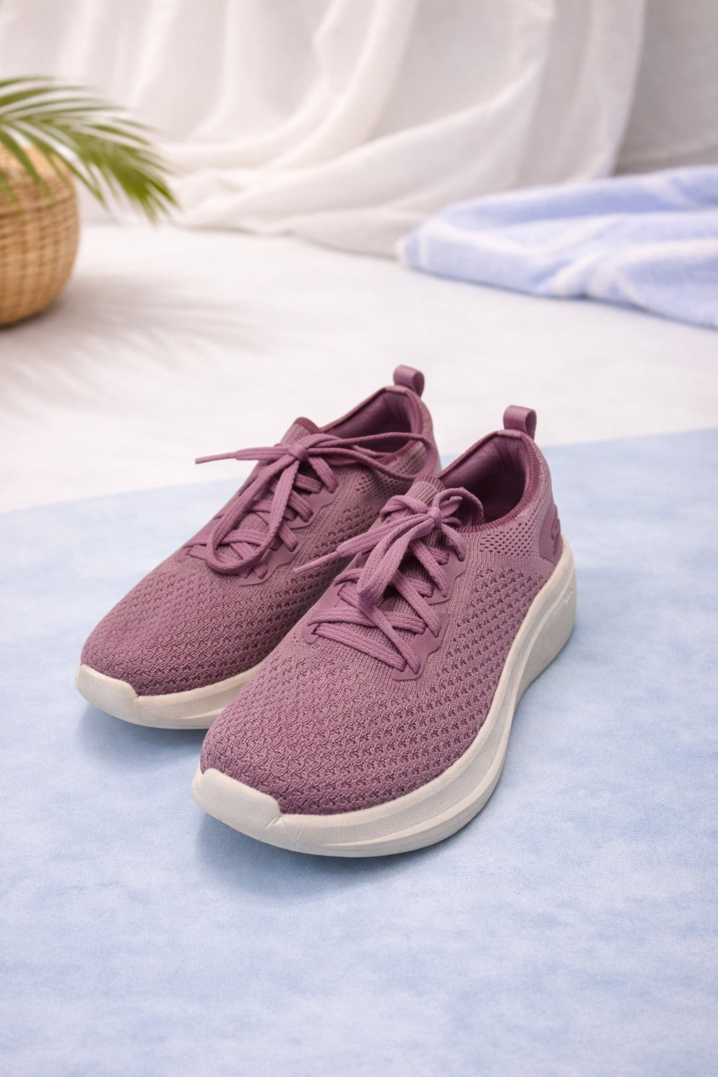 Skechers: Light Pink