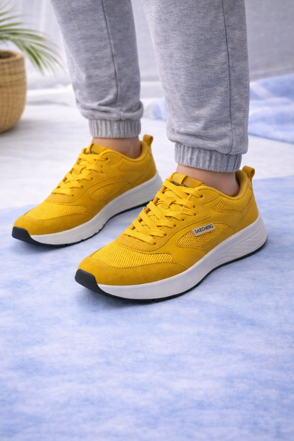 Skechers: Shiny Yellow