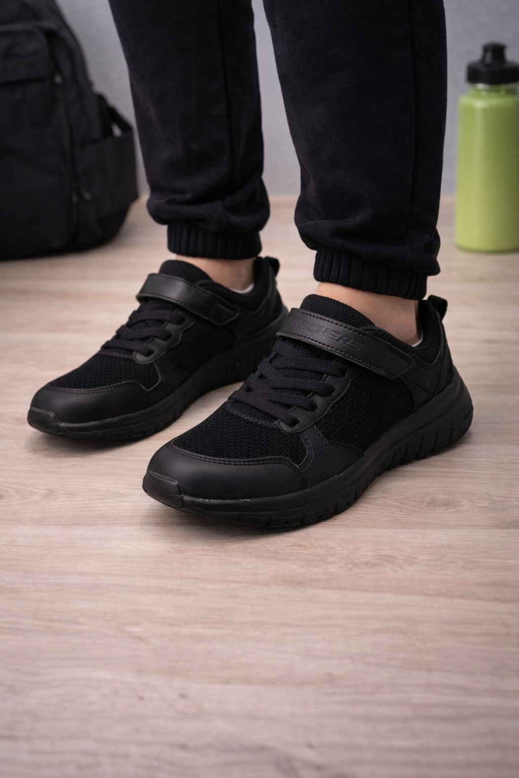 Skechers: Kids black