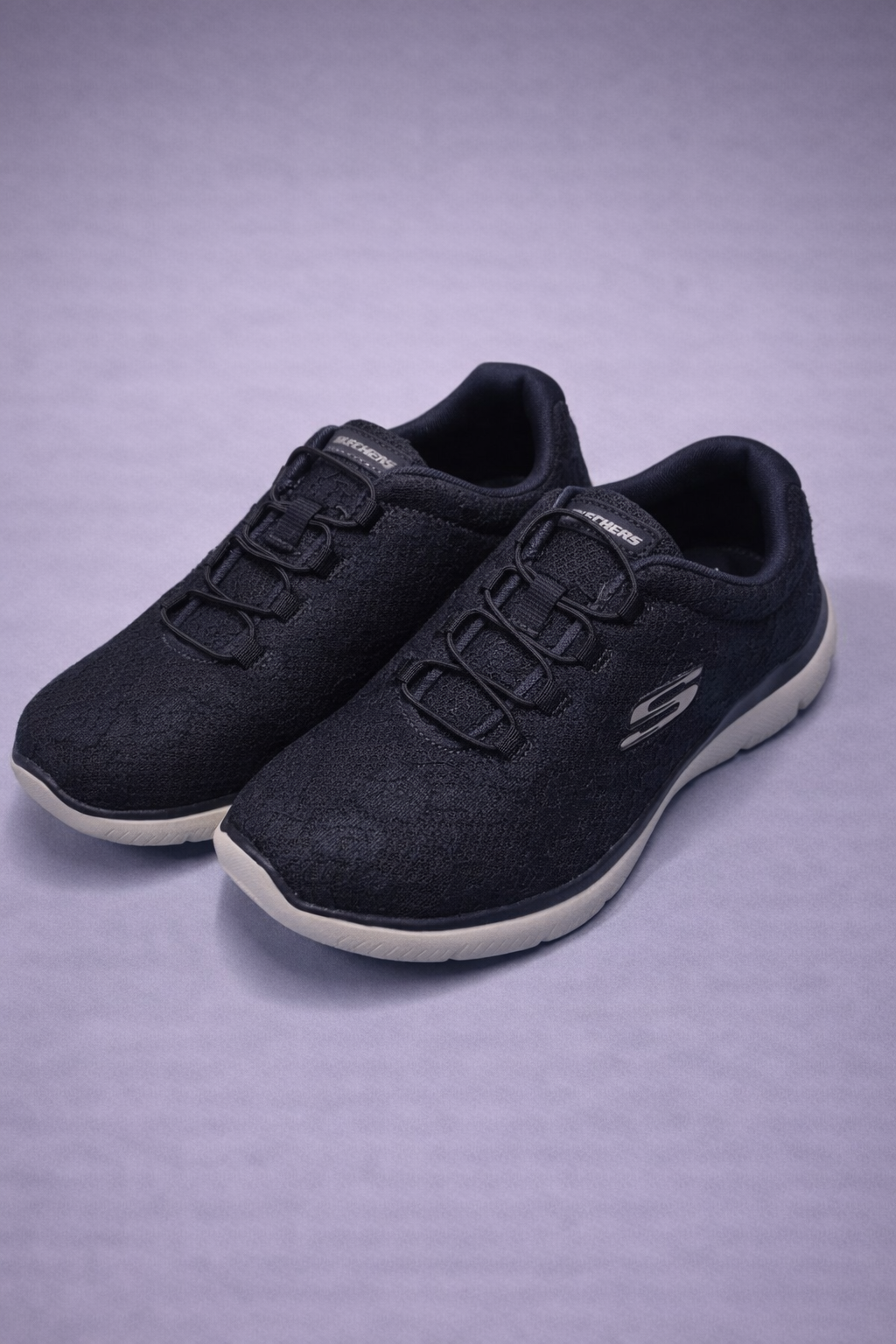 Skechers: Dusty white