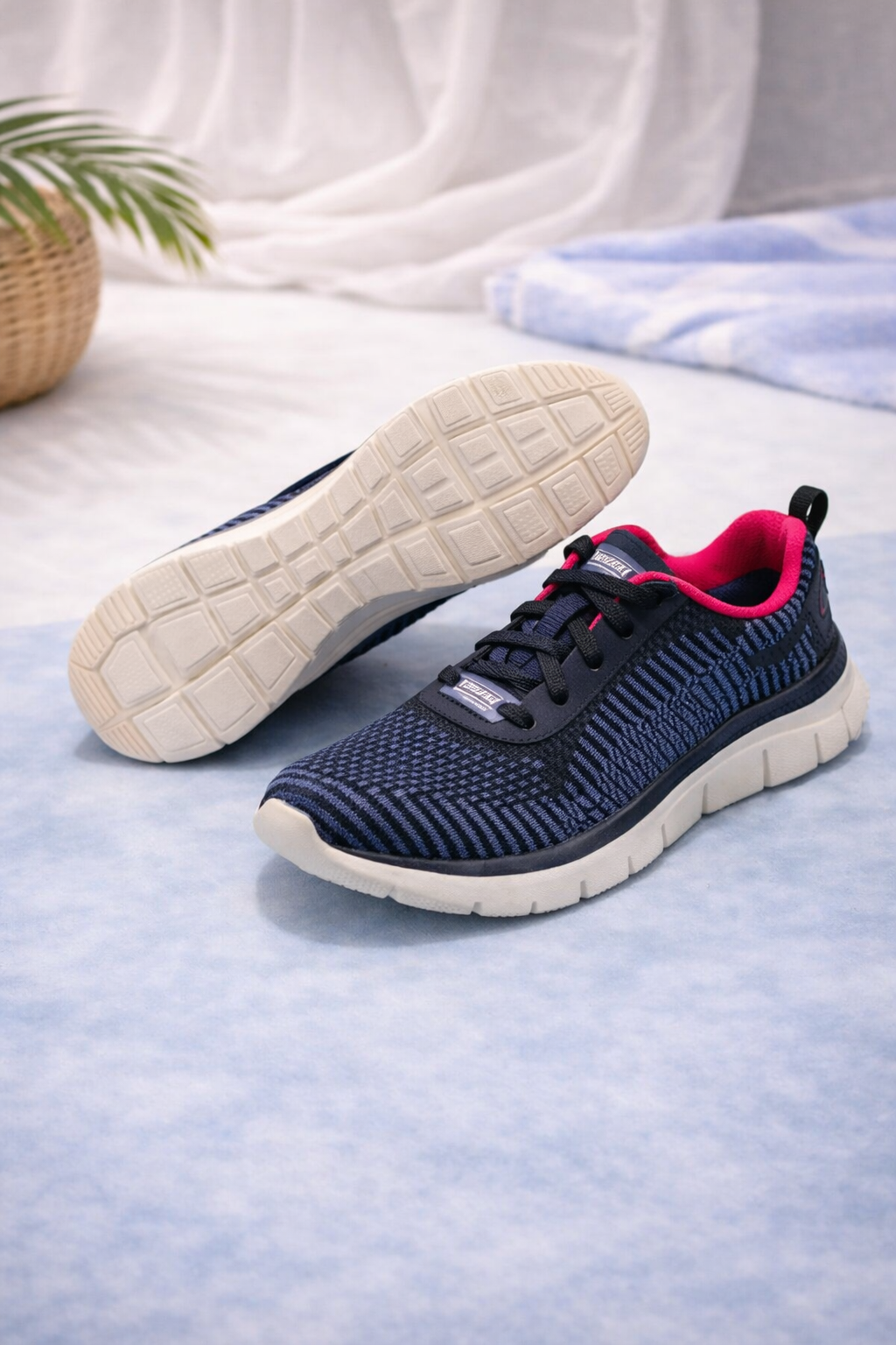 Skechers: Royal blue