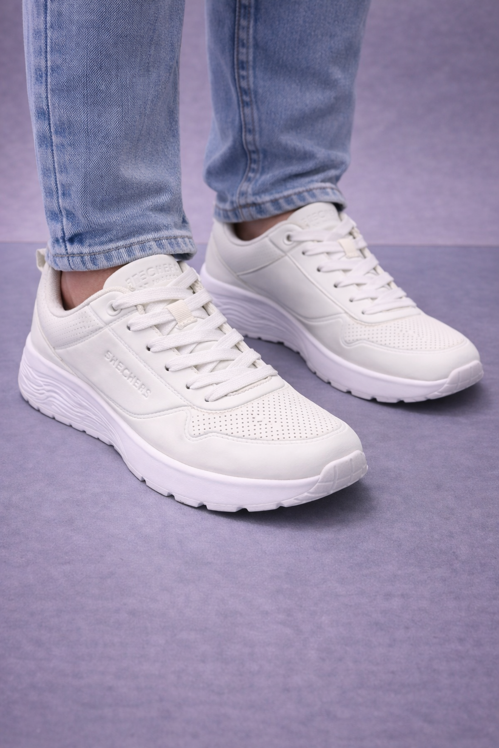 Skechers: Boys Pale white