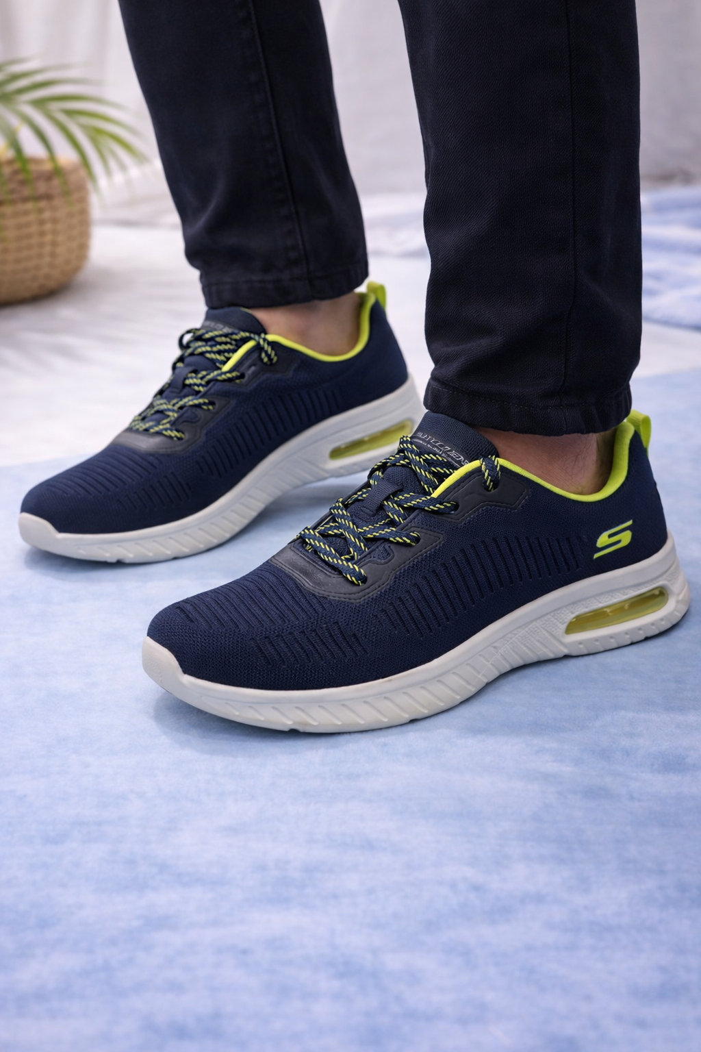 Skechers: Navy blue