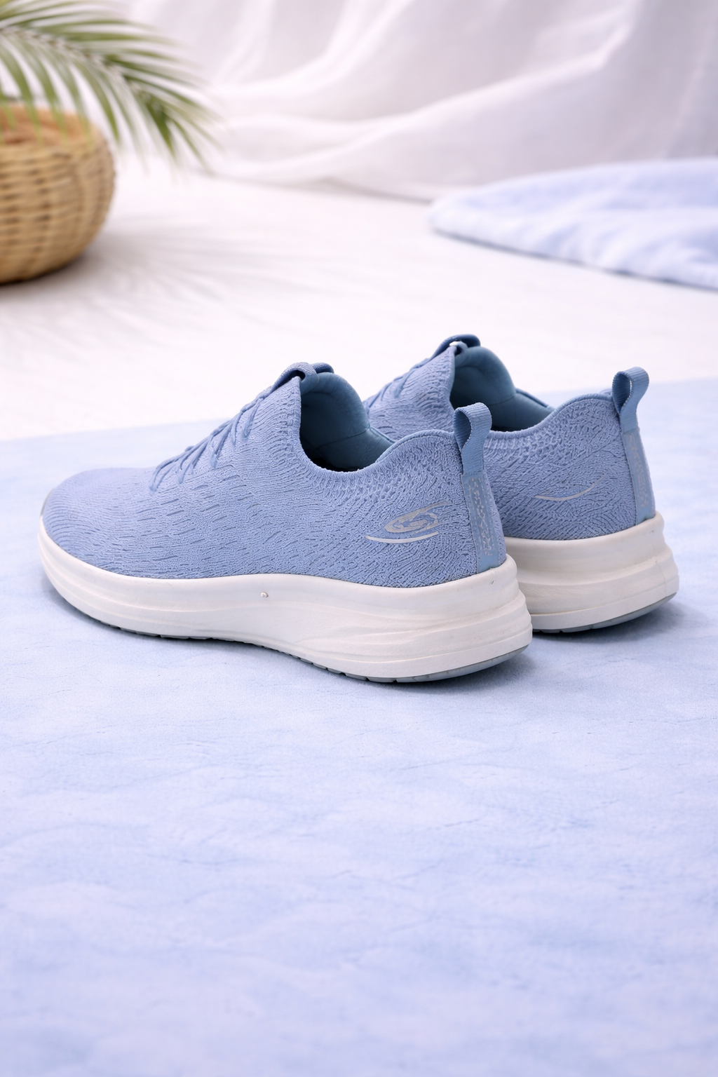 Skechers: Sky blue
