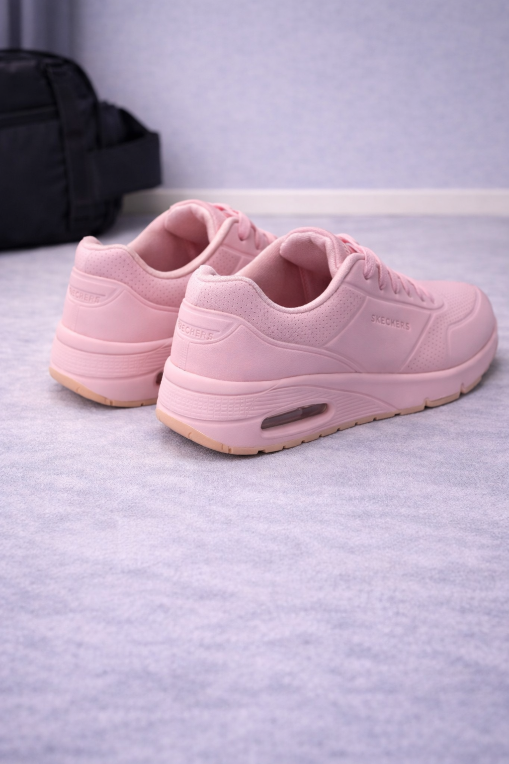 Skechers: Girls matte pink