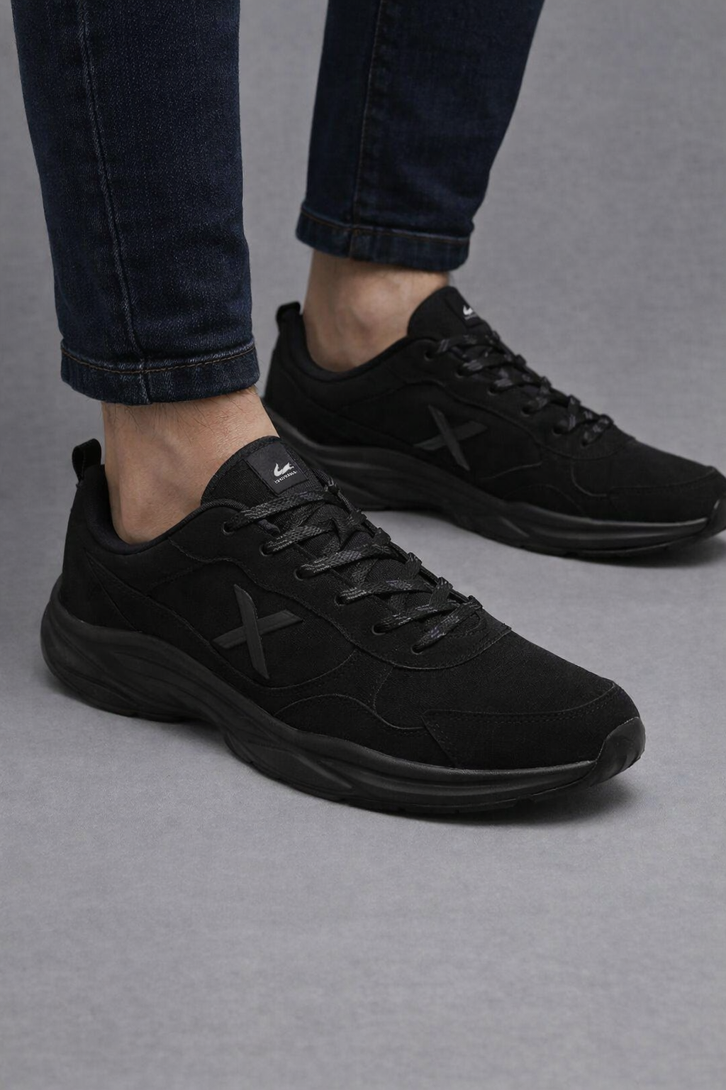 Xtep: Full classy black