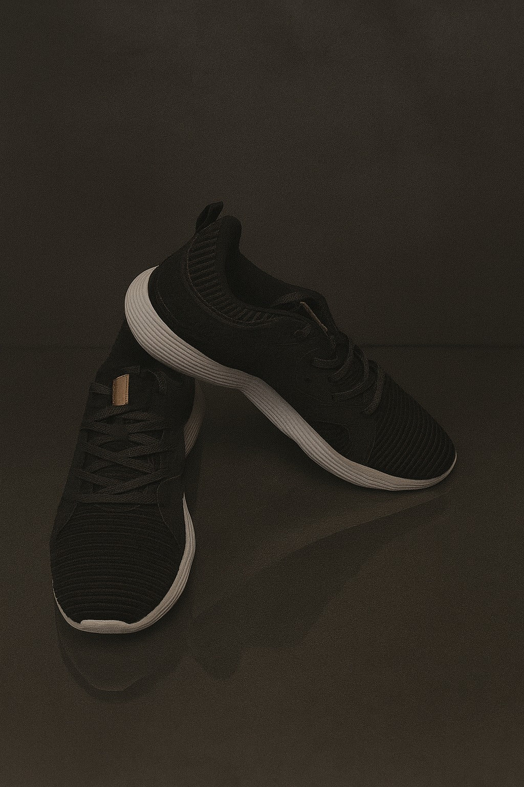 Xtep: Black with white sole 03