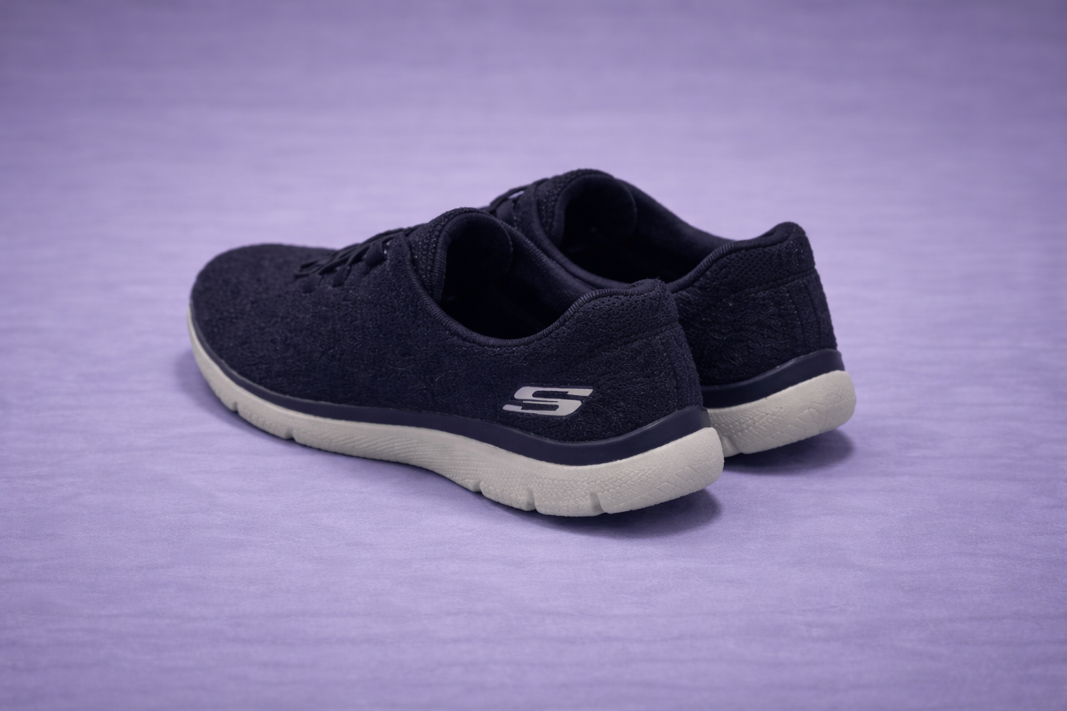 Skechers: Dusty white