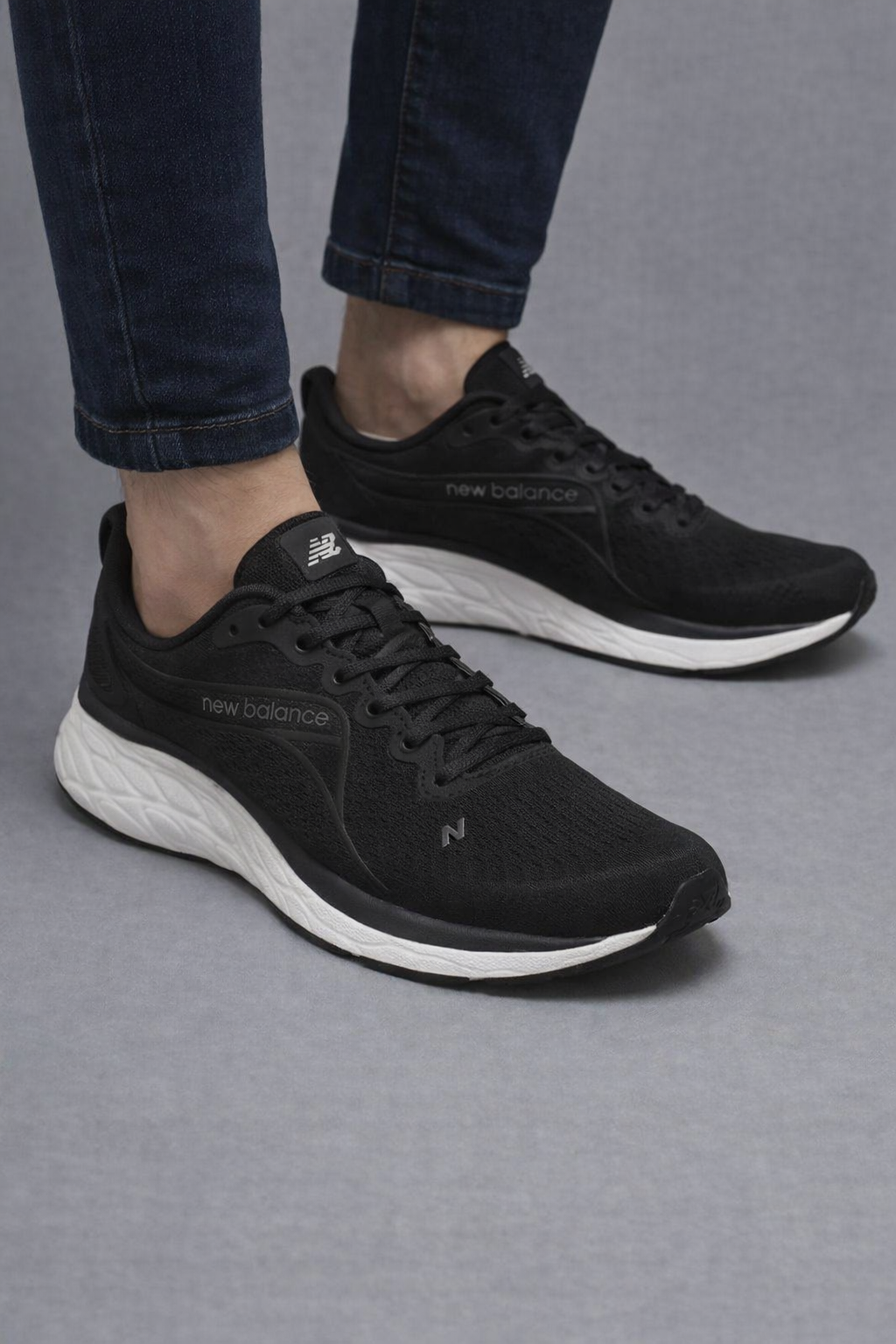 NB: White-Black 02