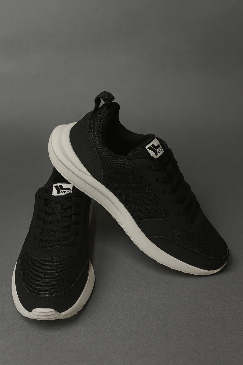 Xtep: Black-white 100