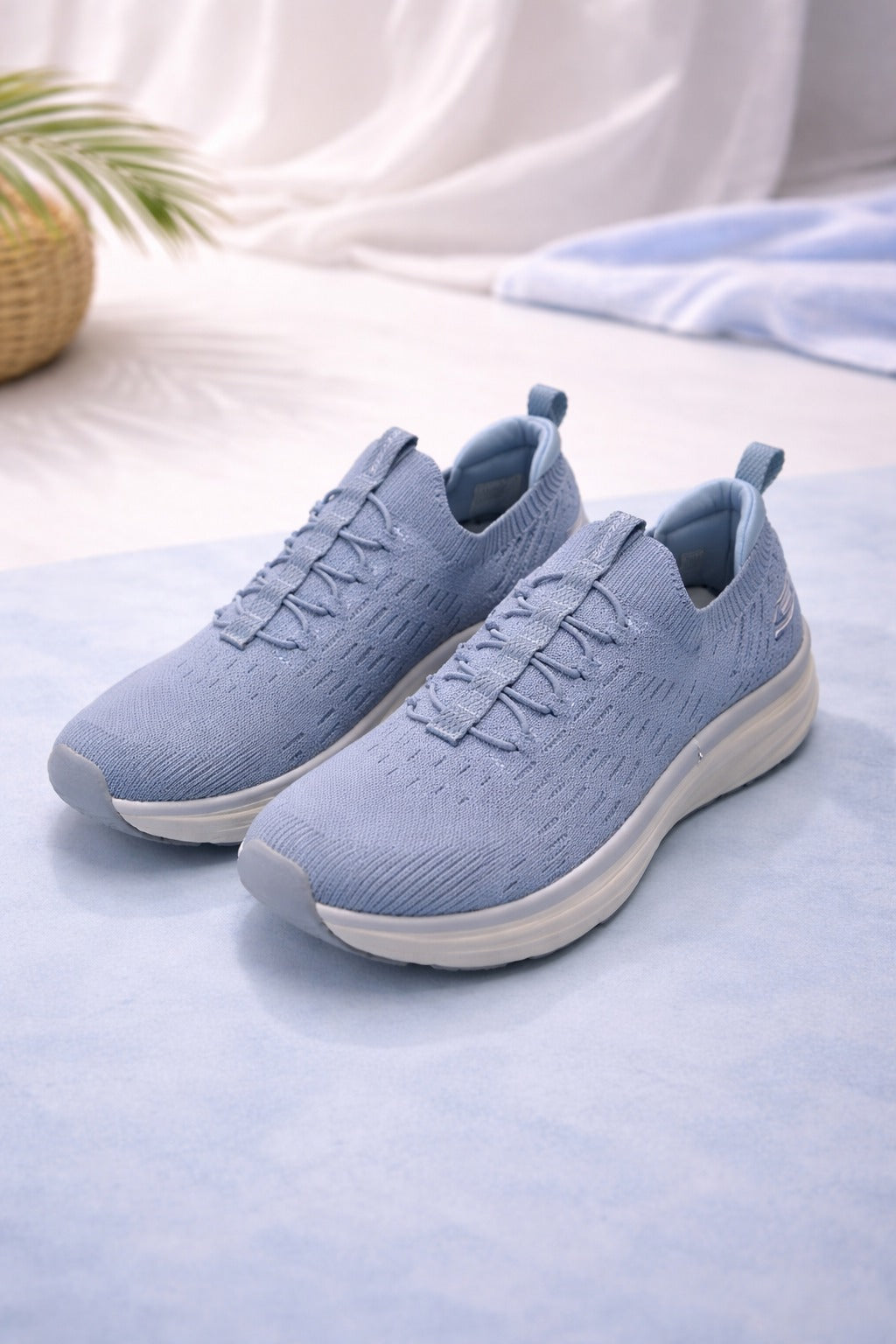Skechers: Sky blue