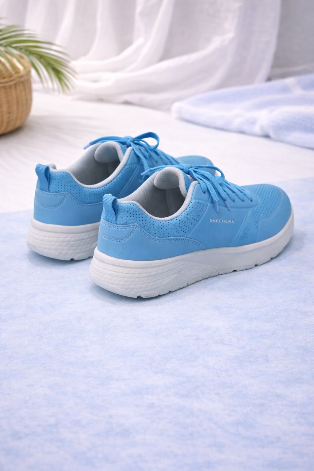 Skechers: Boys skyblue