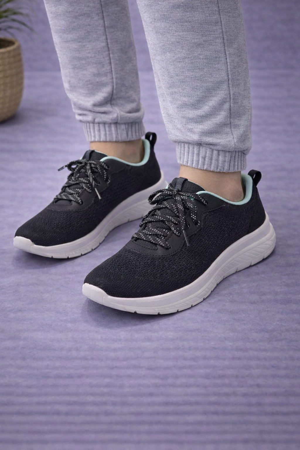 Skechers: Baby black