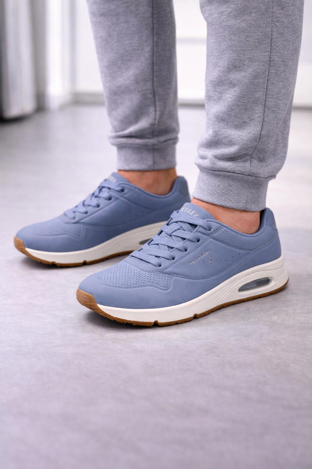 Skechers: Sky blue