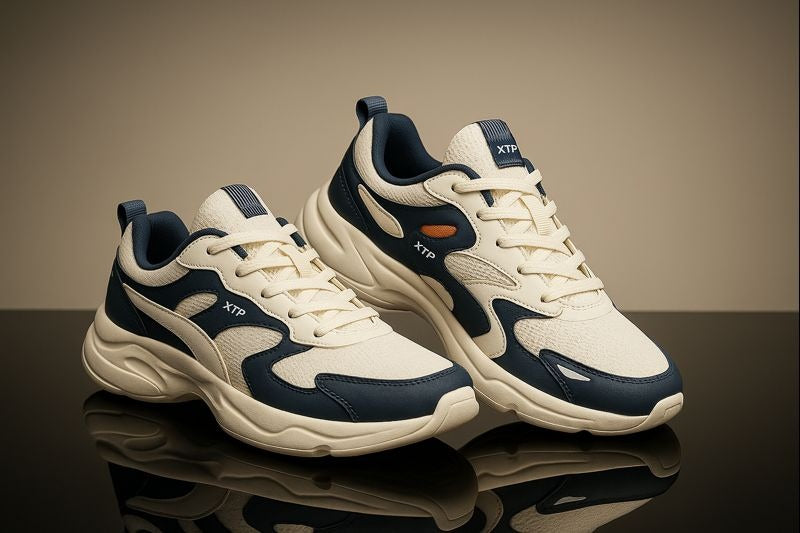 Xtep: pattern on white