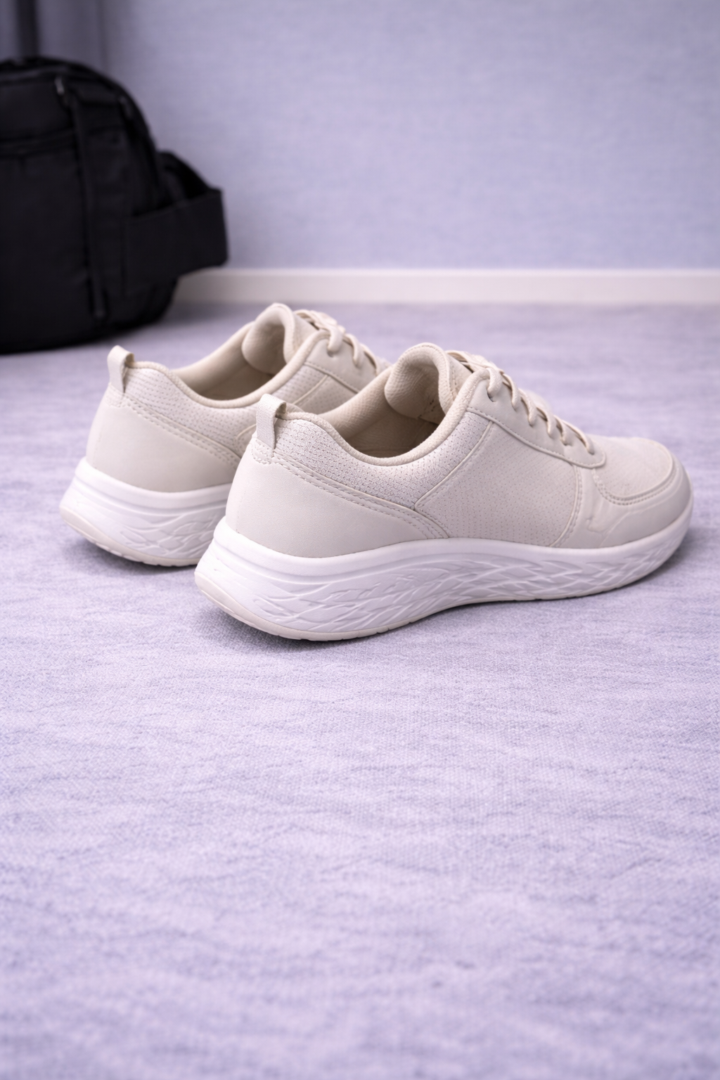 Skechers: Boys crystal White