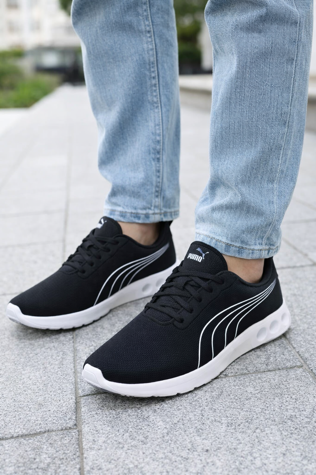 Puma: Black with White sole