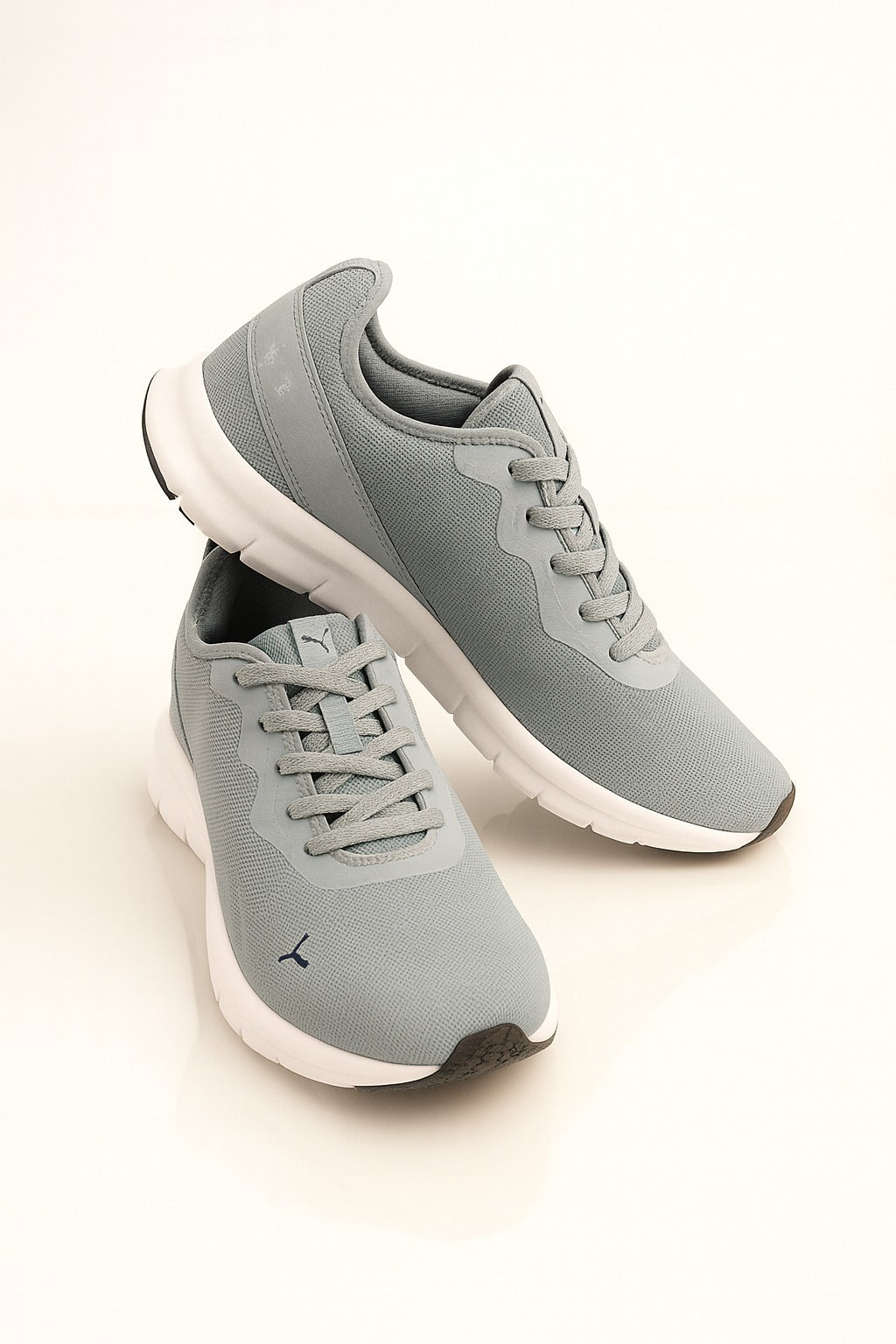 Puma: Light Grey