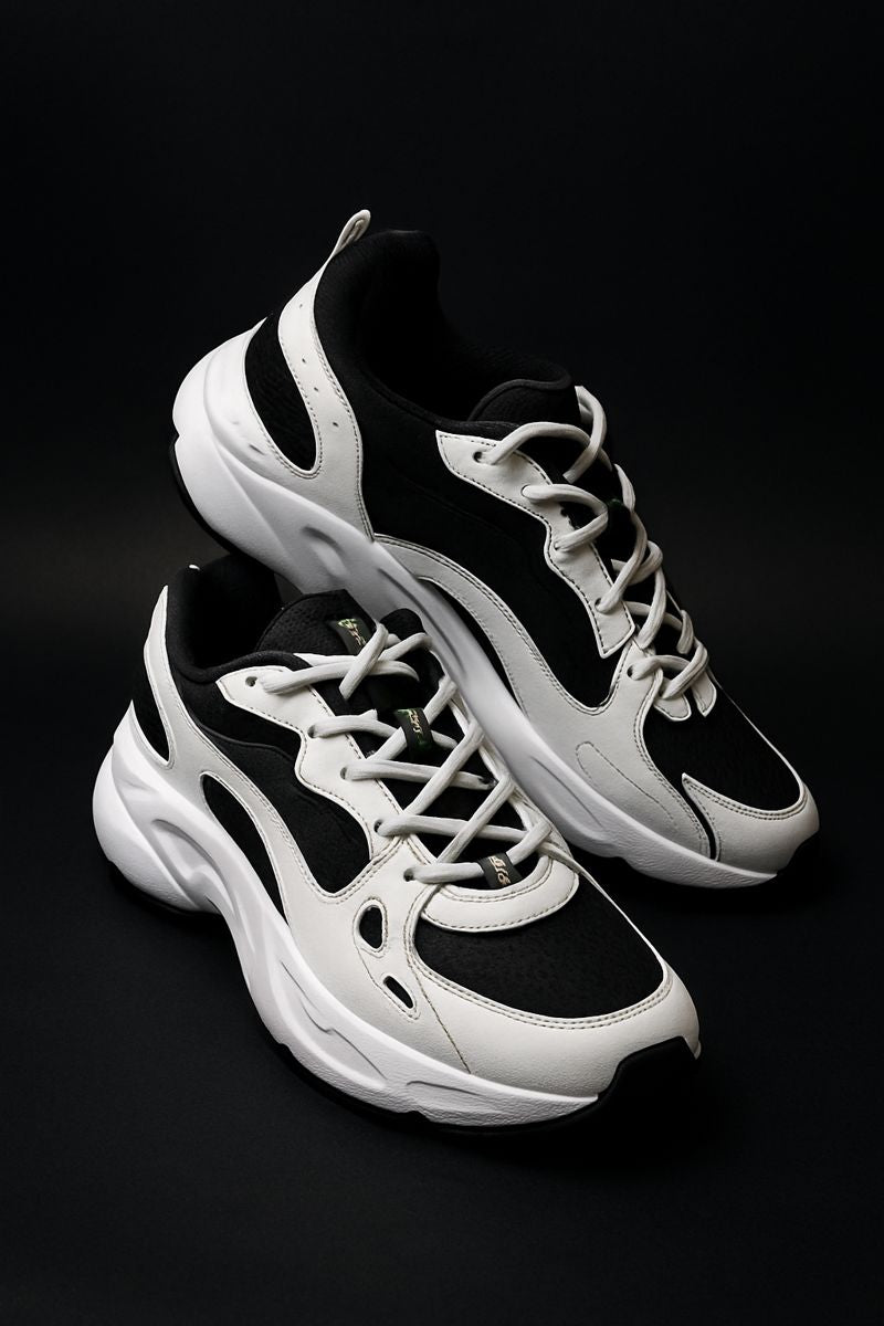 Xtep: Black on white