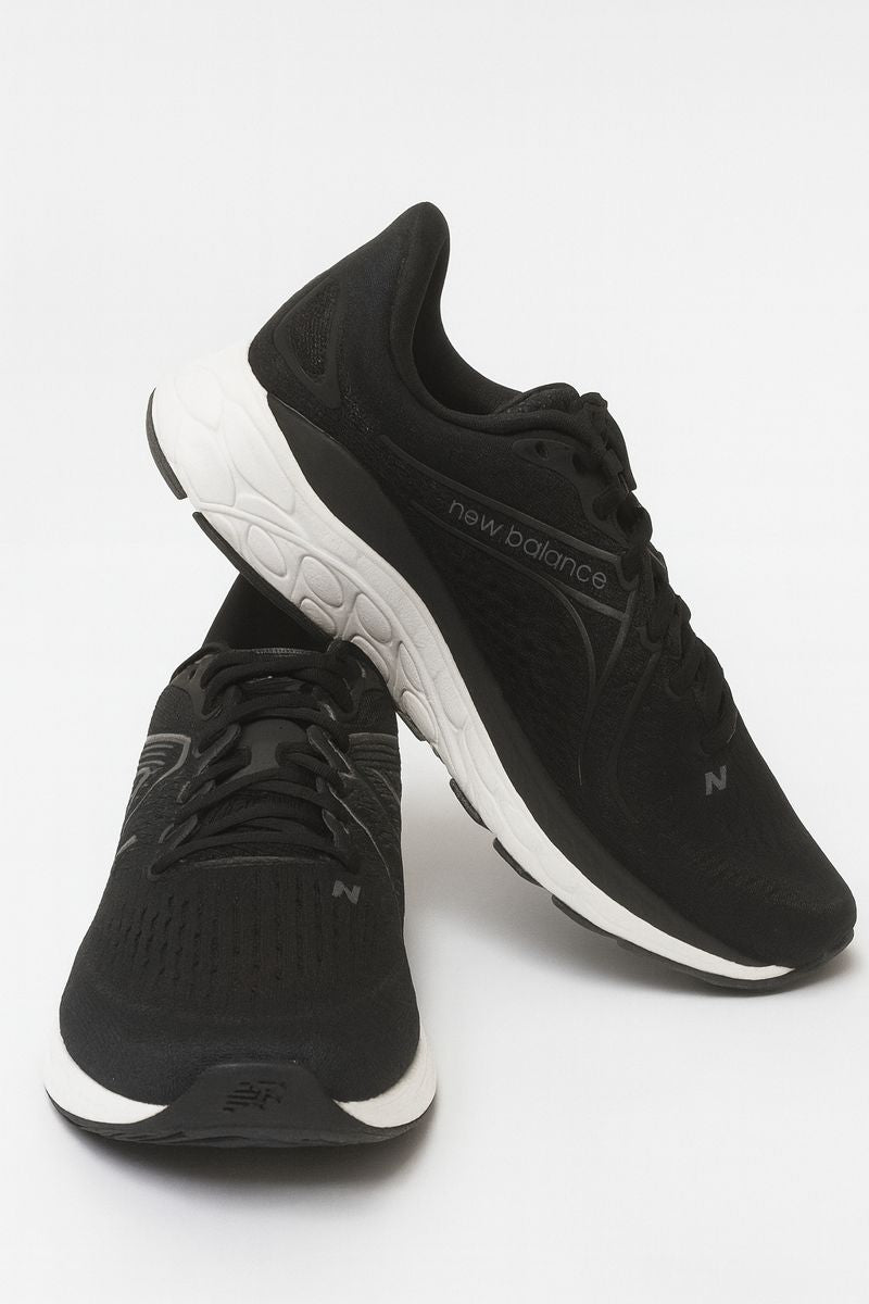 NB: White-Black 02