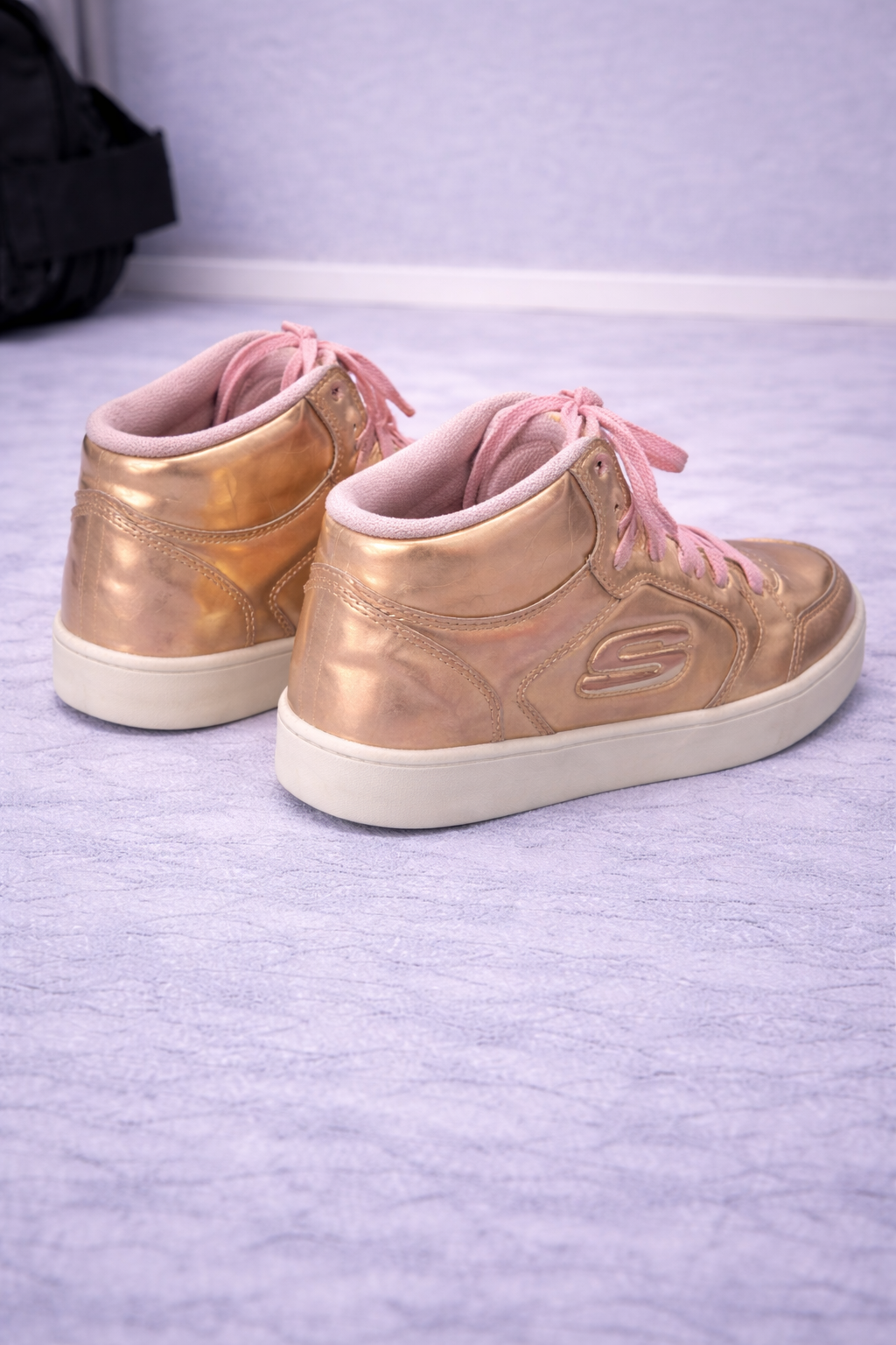 Skechers: Girls Golden bronze