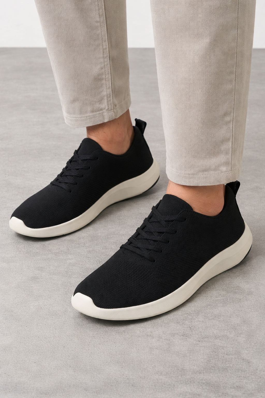 Xtep: Black with white 111