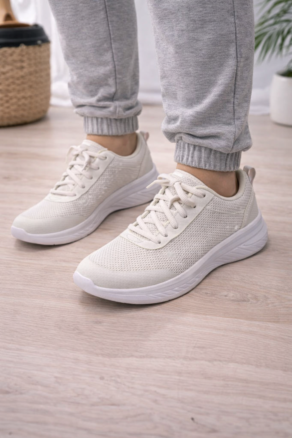 Skechers: Kids white