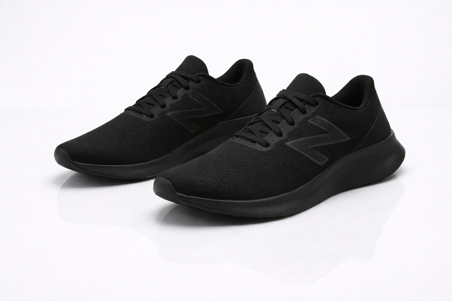NB: All Black 01