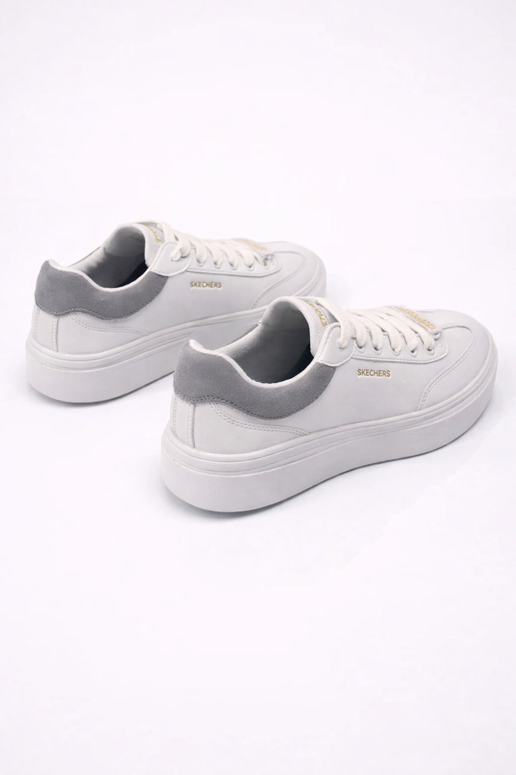 Skechers: Pale white