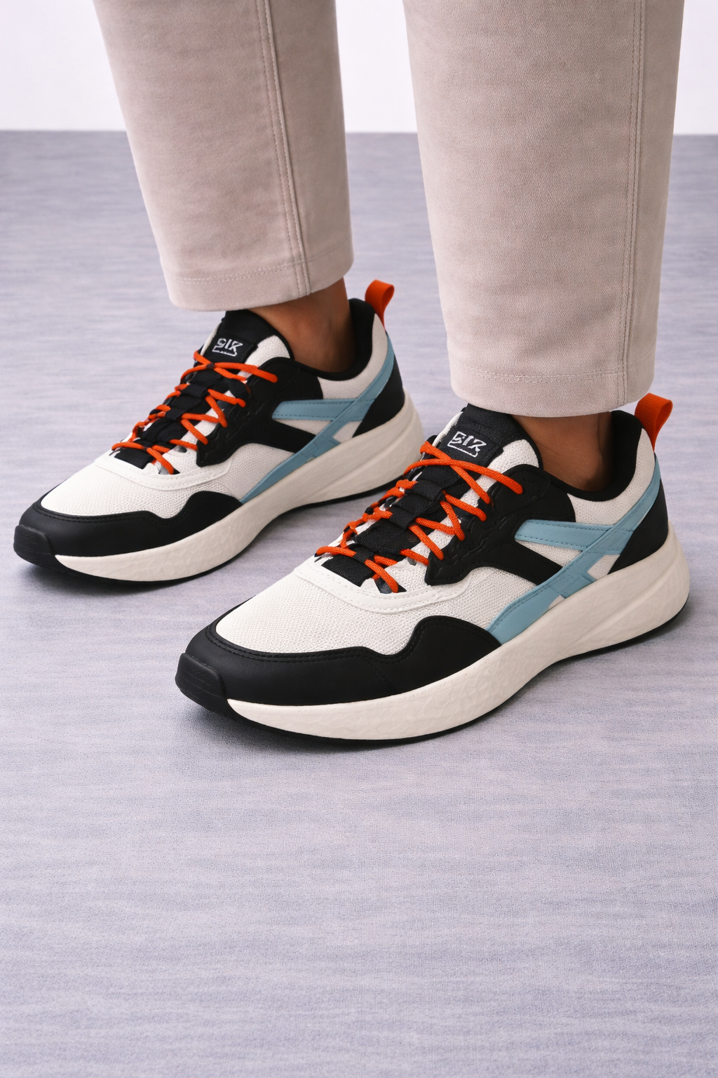 Xtep: White/ orange
