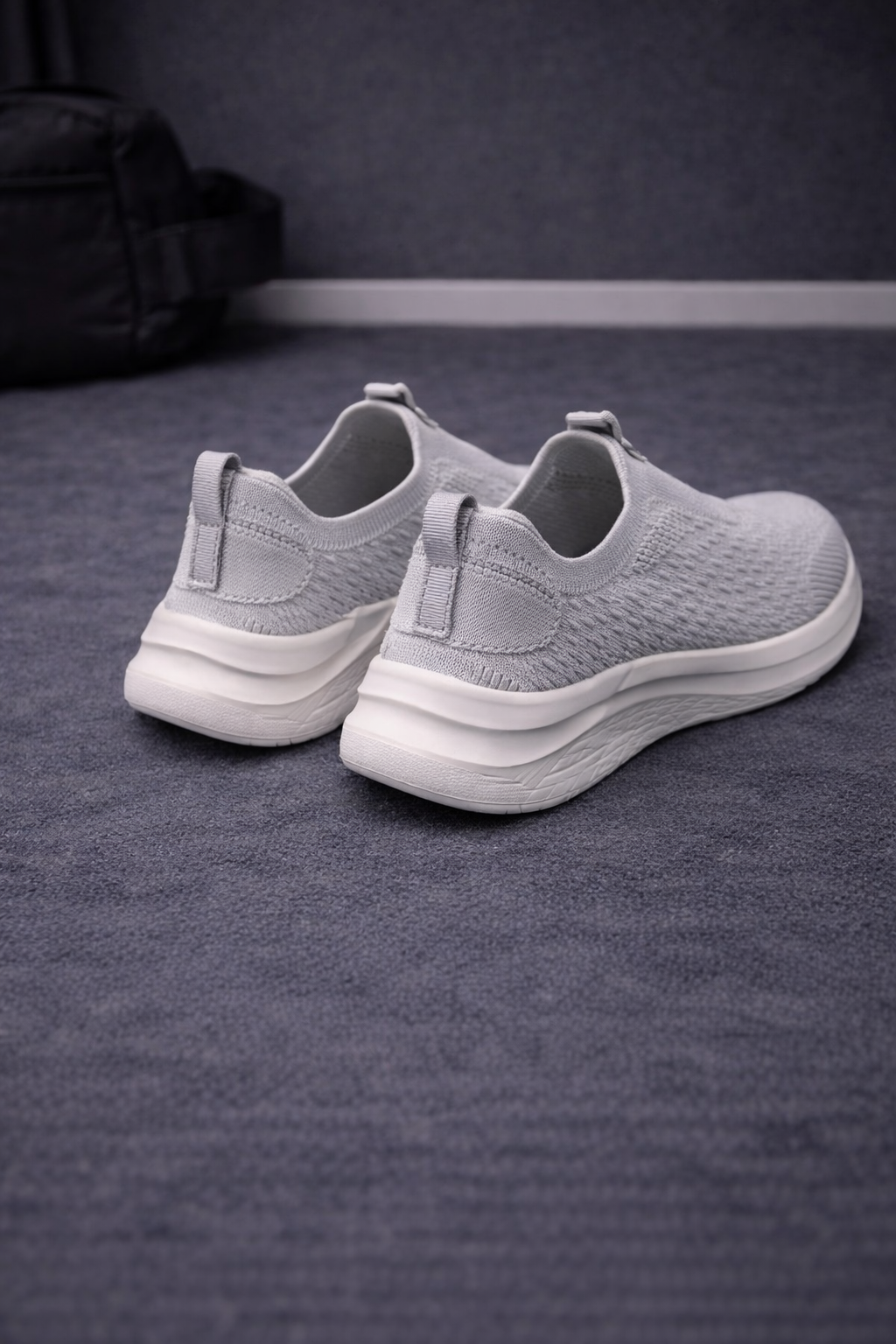 Skechers: Girls gray