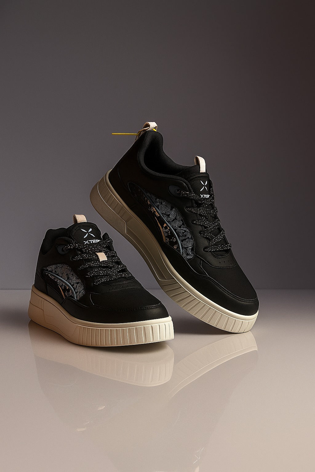 Xtep: Blackish casuals