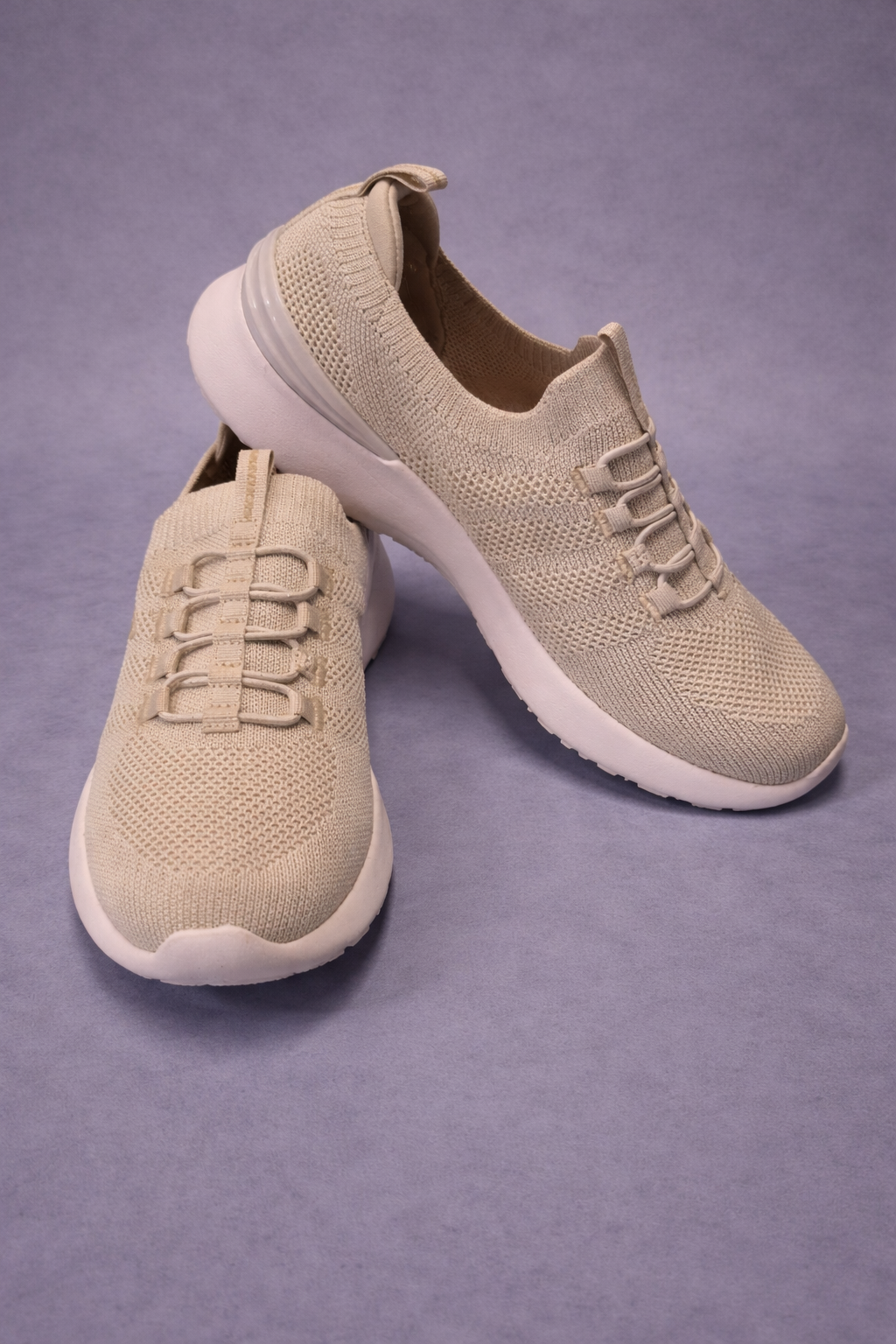Skechers: Beige knit