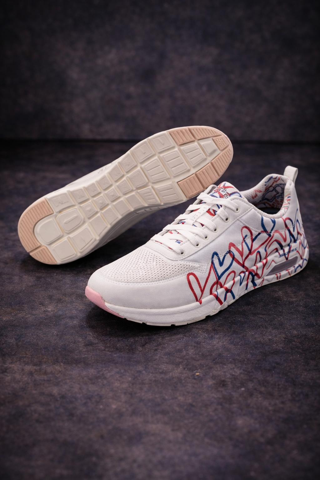 Skechers: Hearty white