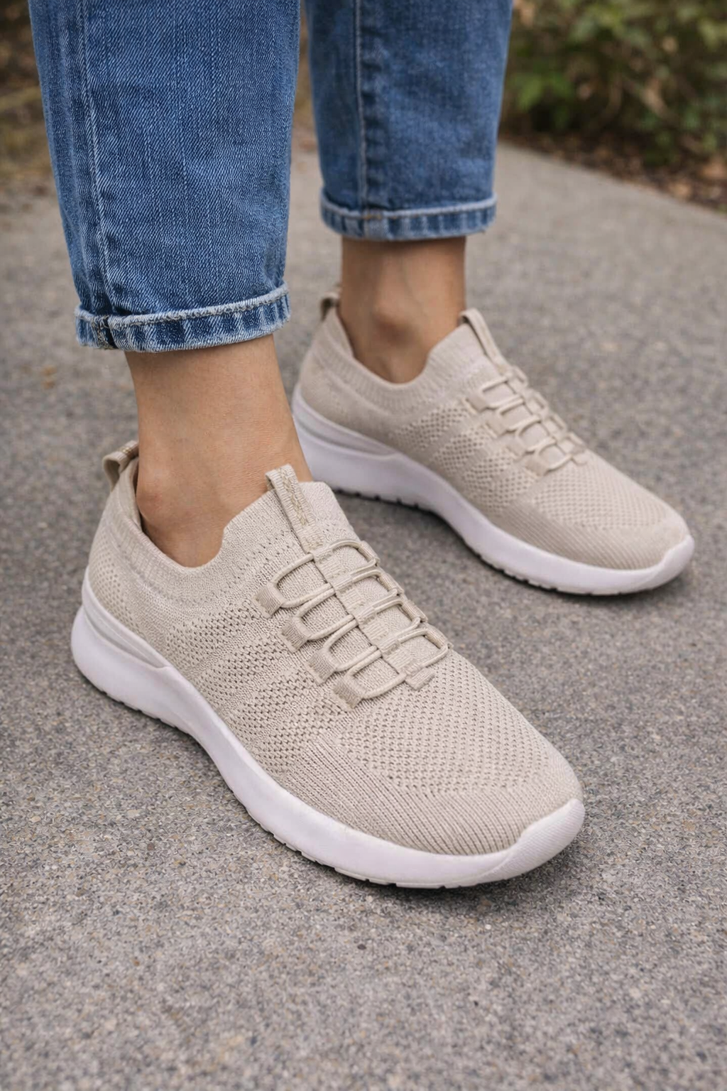 Skechers: Beige knit