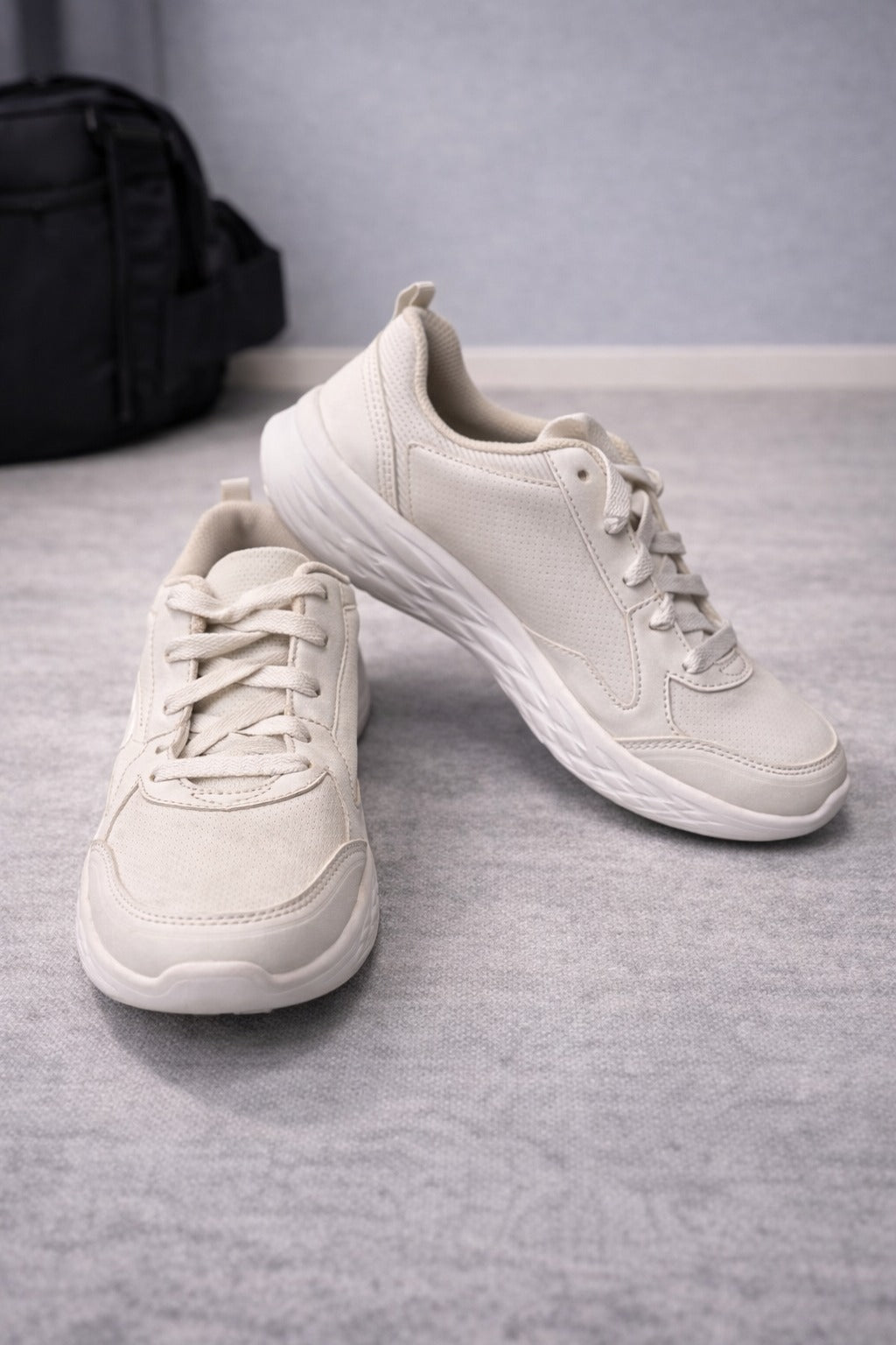Skechers: Boys crystal White