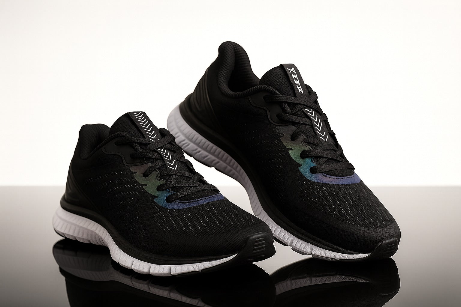 Xtep: Black White 111