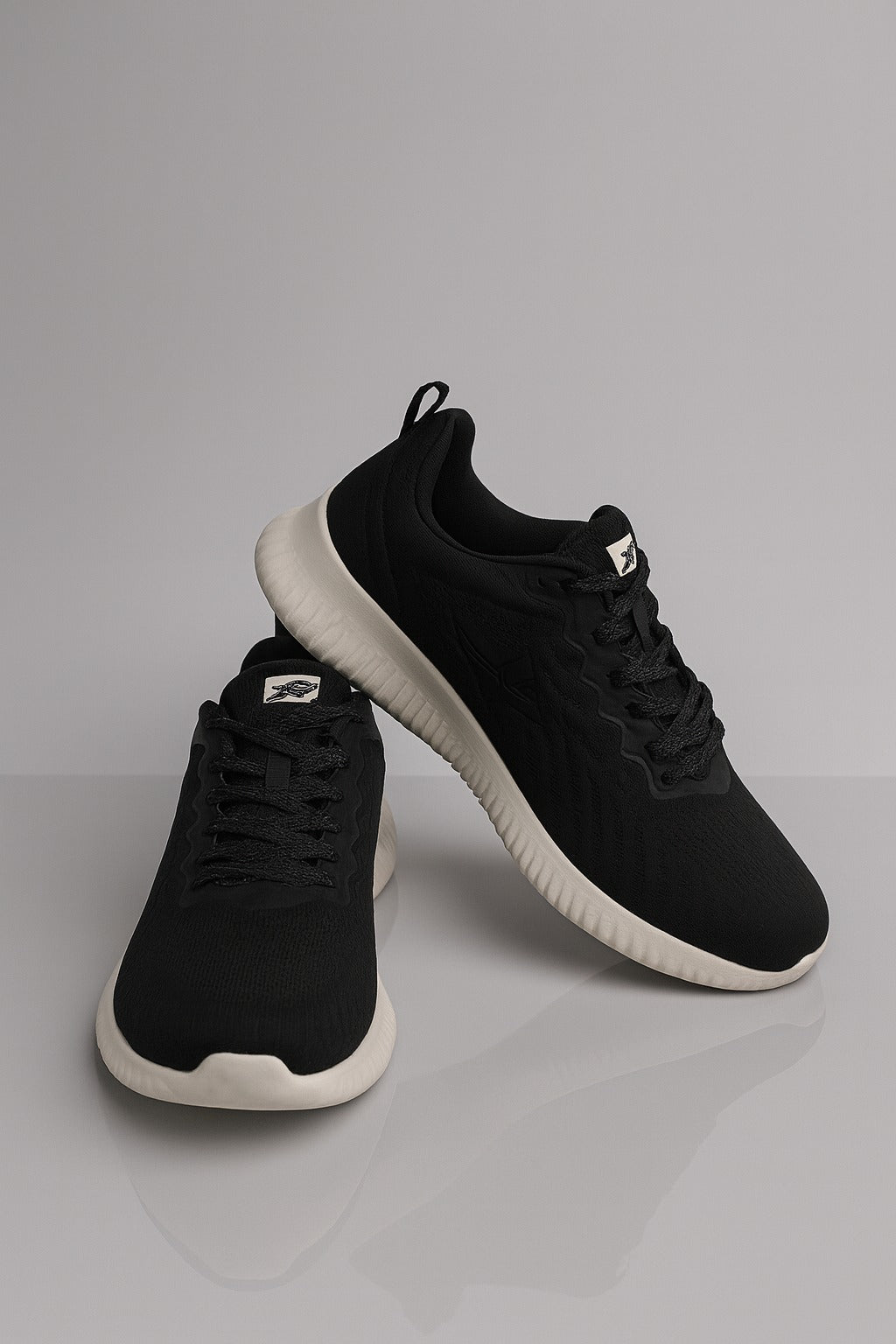 Xtep: Black/White(sole)