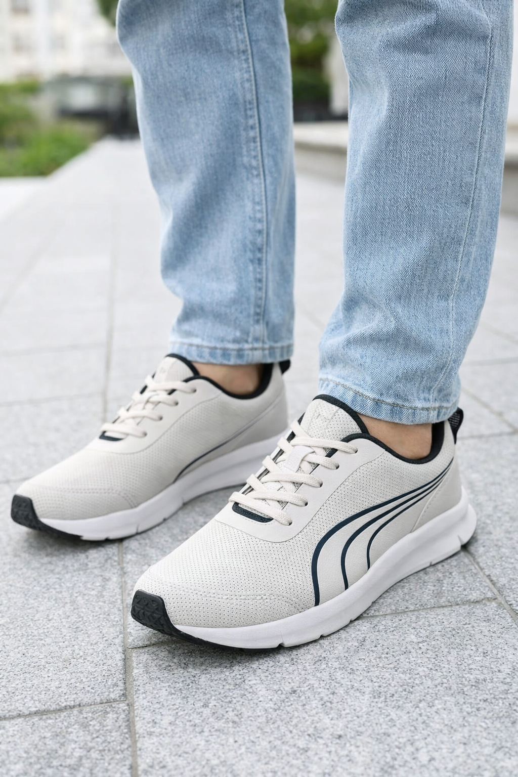 Puma: Glossy White Sneakers