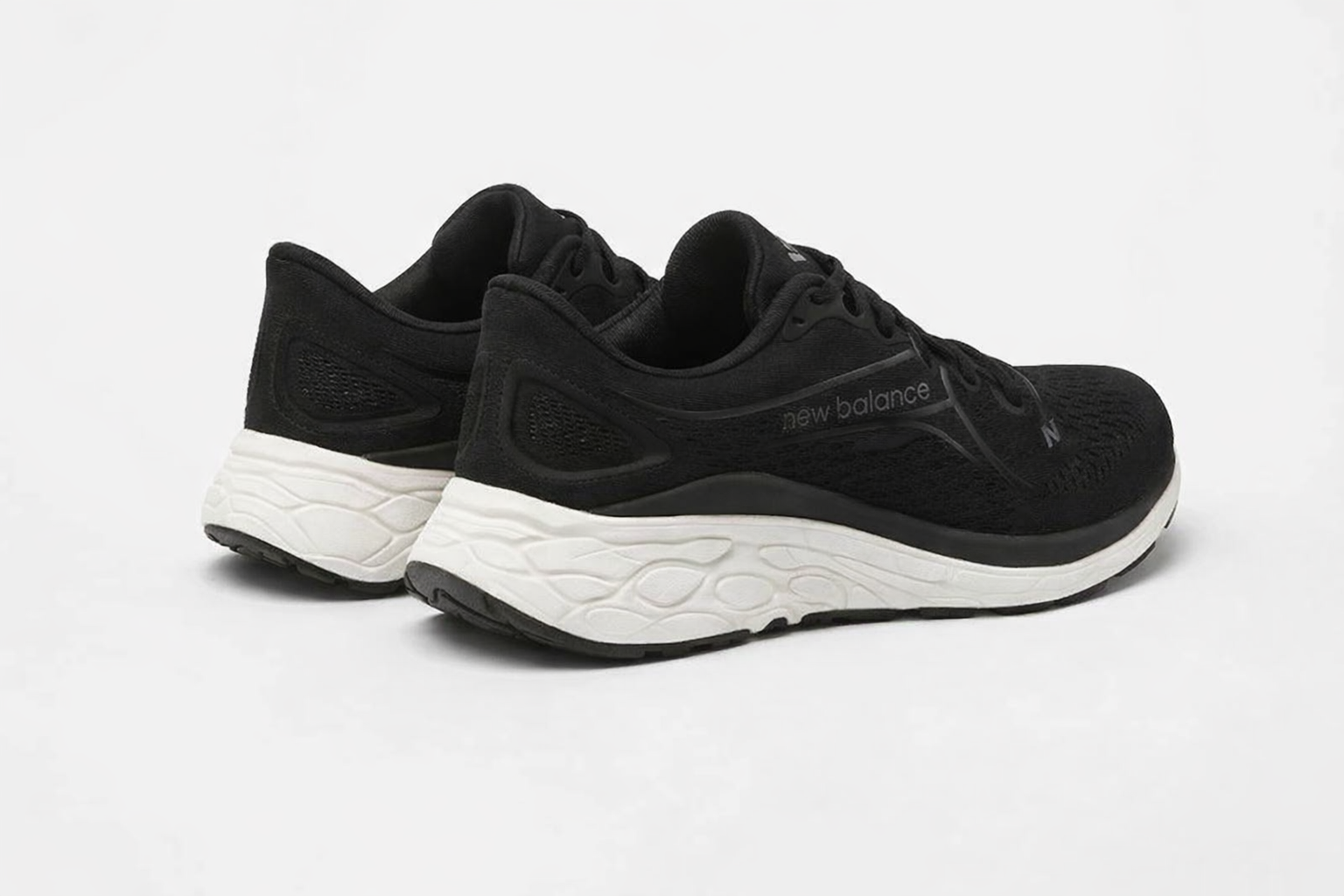 NB: White-Black 02