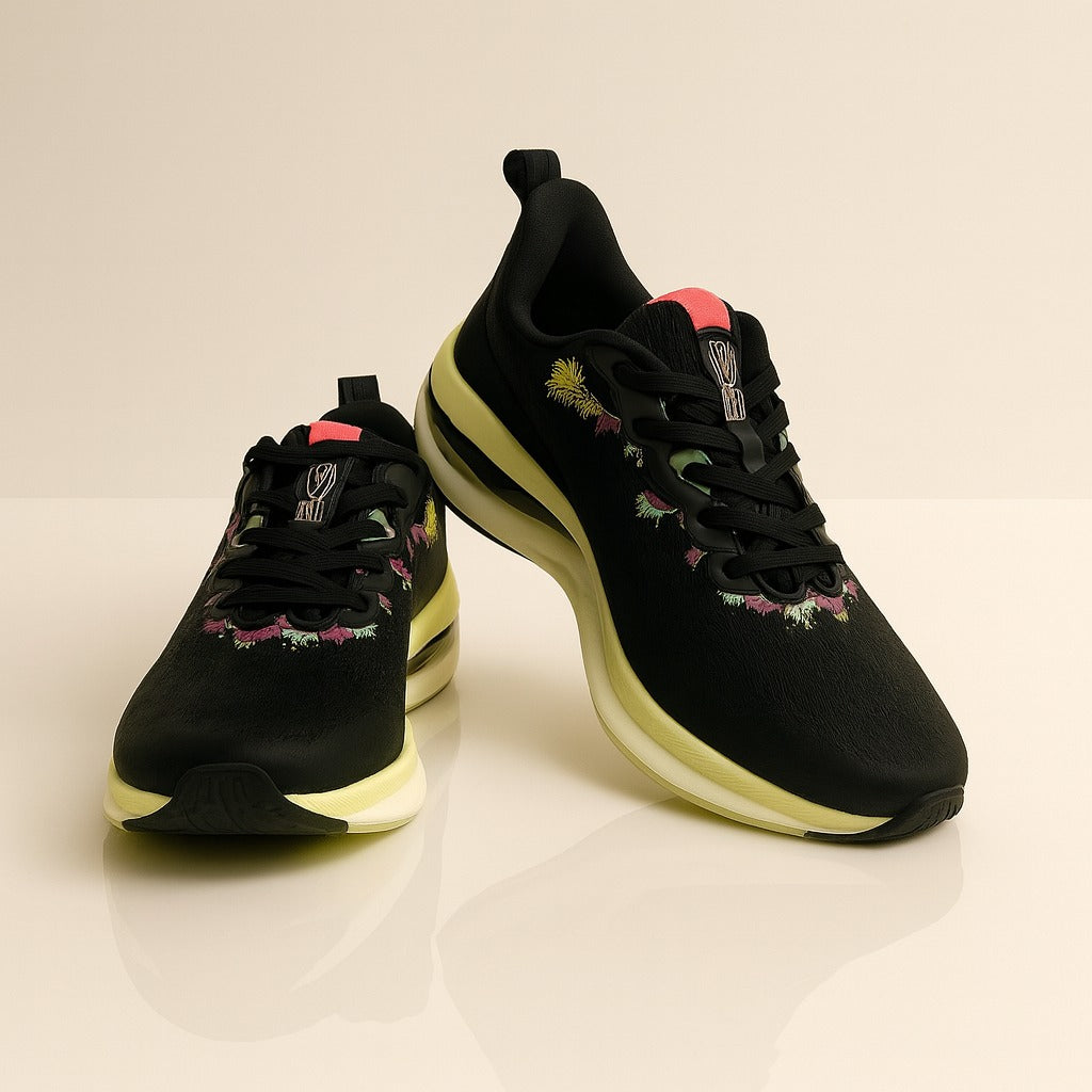 Xtep: Bold Black Spark