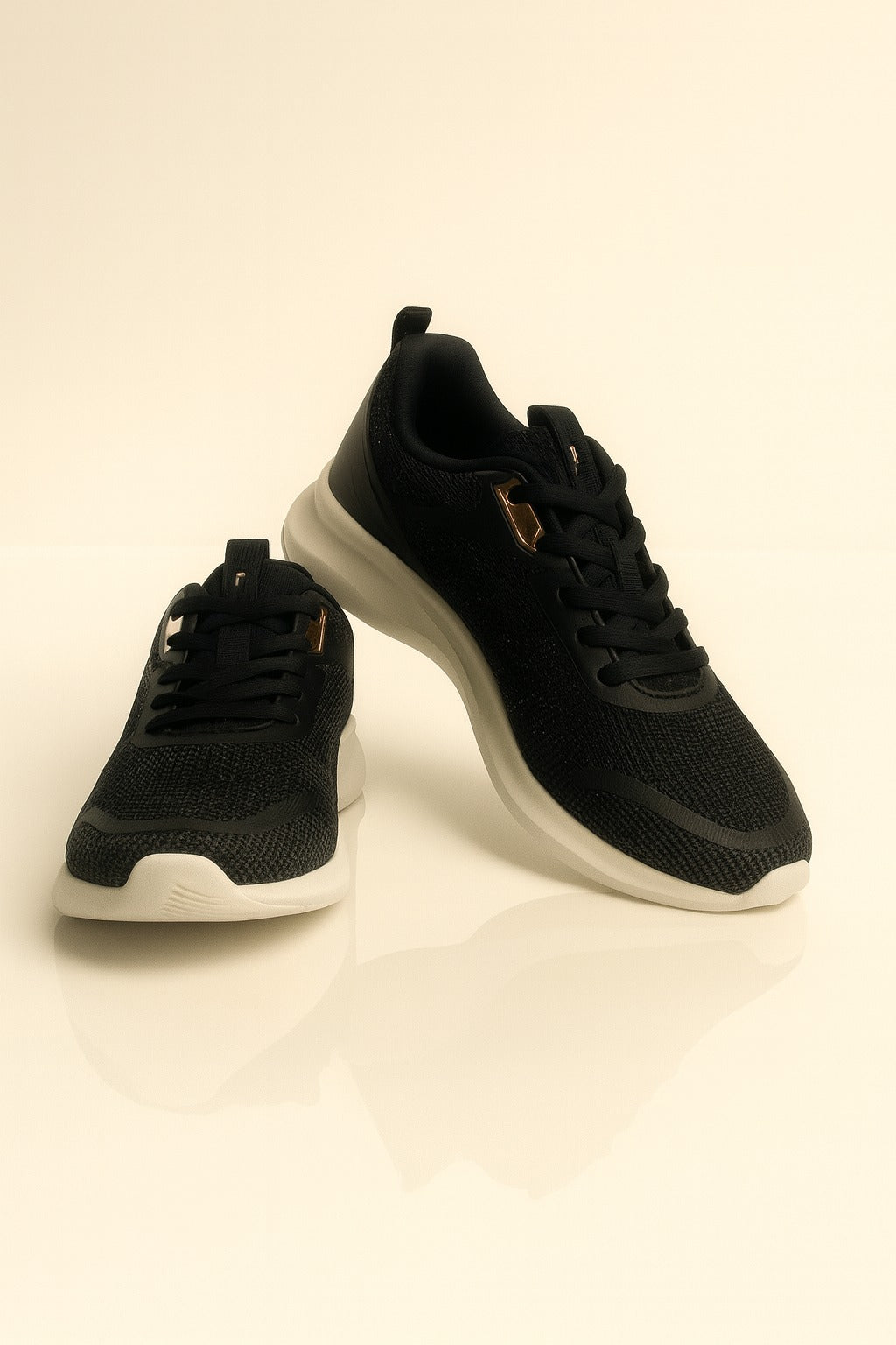 Xtep: Metallic black