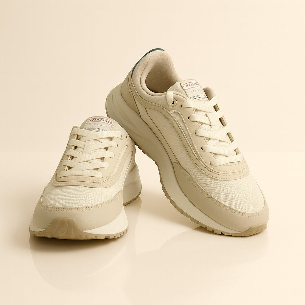 Xtep: Creamish white