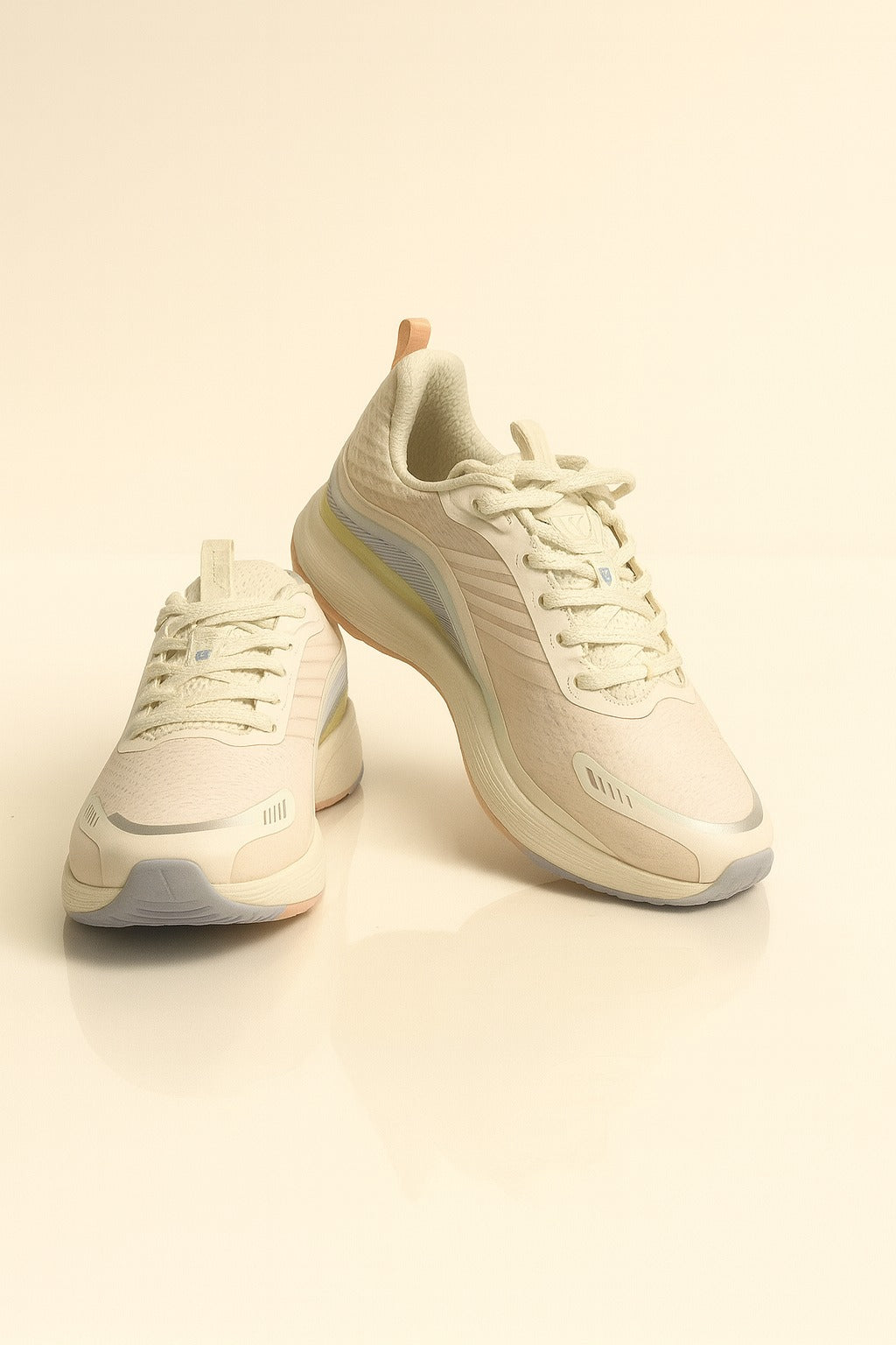 Xtep: Baby pink and white