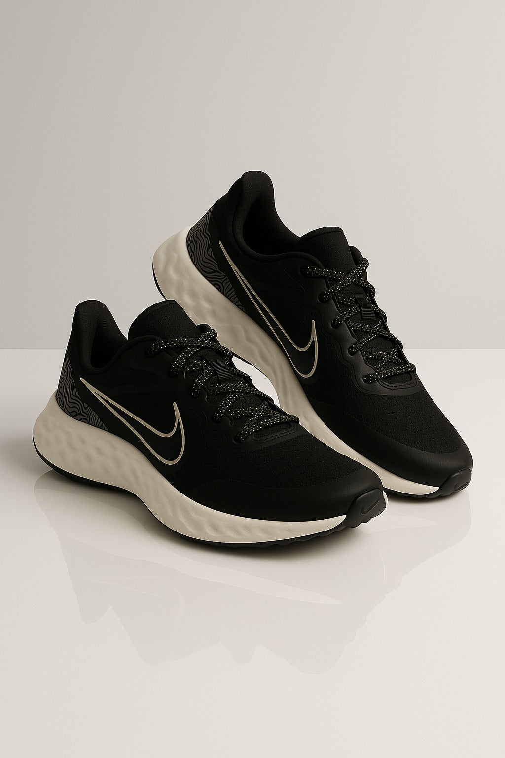 Nike : Black and white