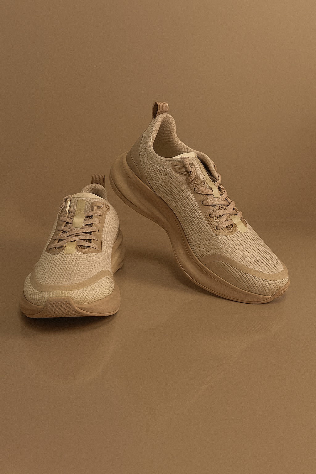 Xtep: Beige and brown