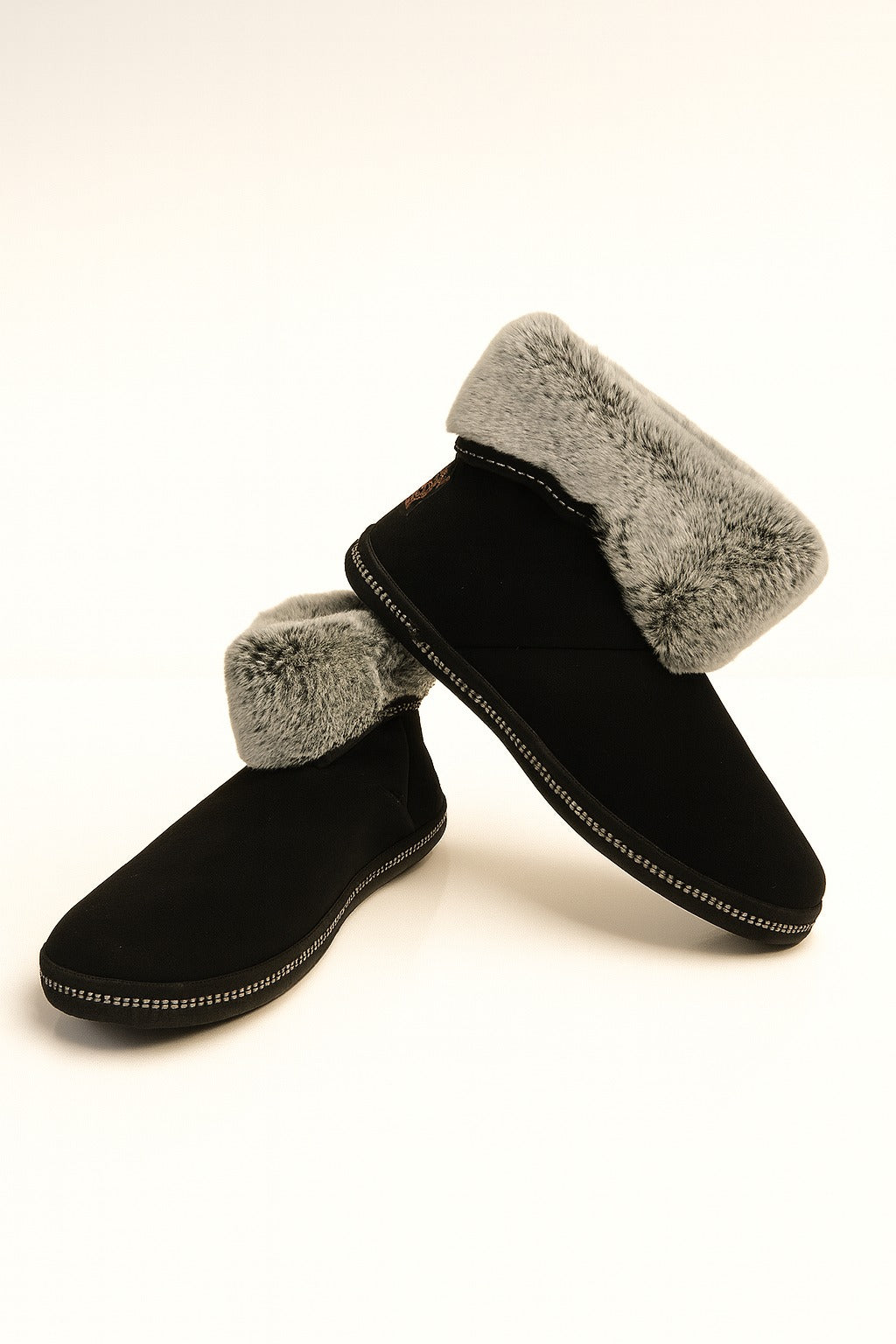 Skechers: Black boots