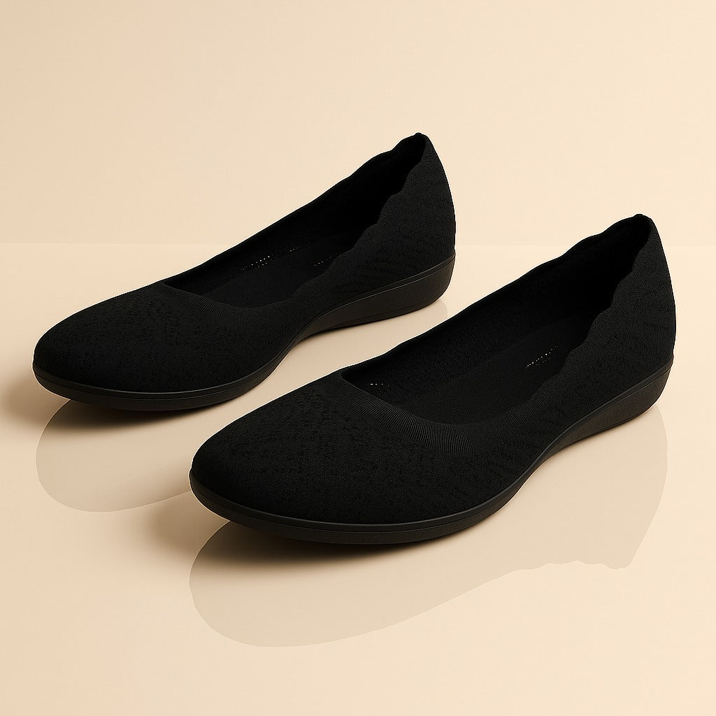 Skechers: Black sandals